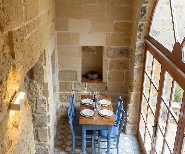 Вилла Razzett *