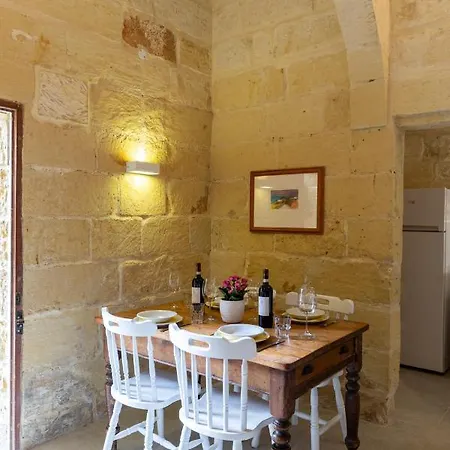 빌라 Razzett Għasri